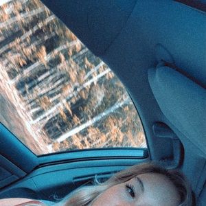 Meet your Posher, Caroline